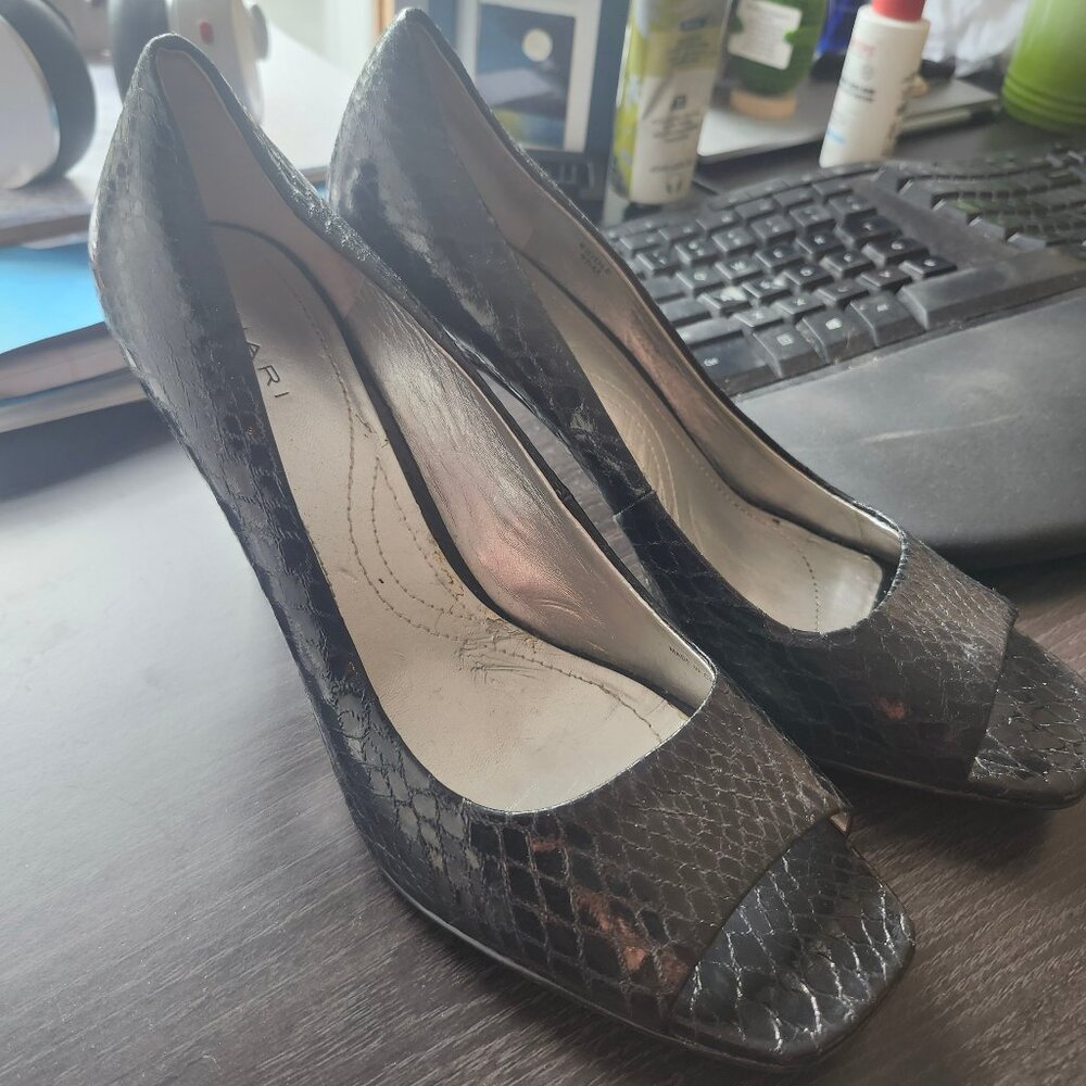 Black tahari peep toe pump